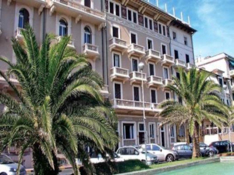 Hotel Marchionni Dal 1923 فياريجيو المظهر الخارجي الصورة